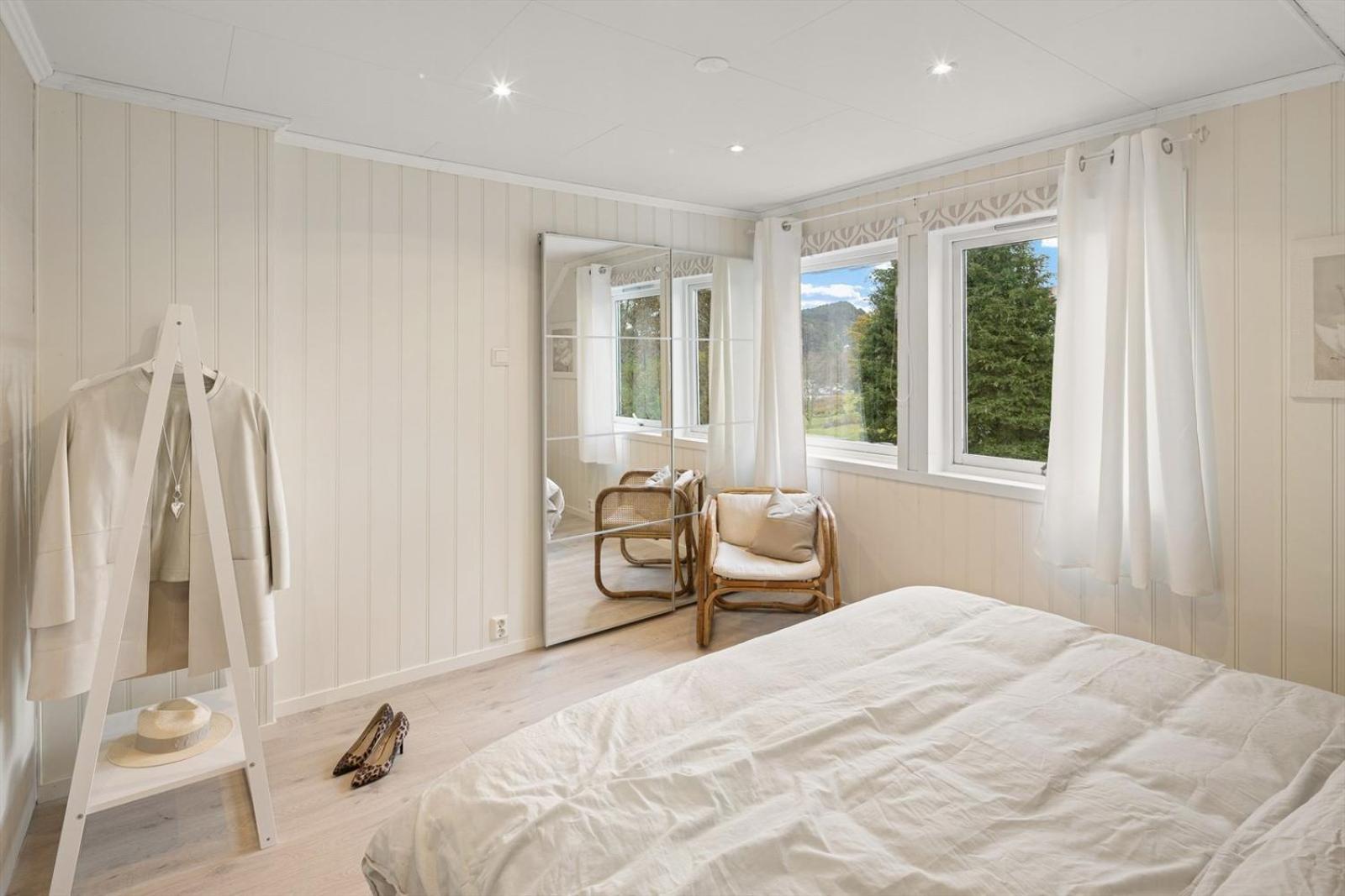 A Beautiful 3-Bedroom Apartment With Stunning Views And Free Parking Берген Экстерьер фото