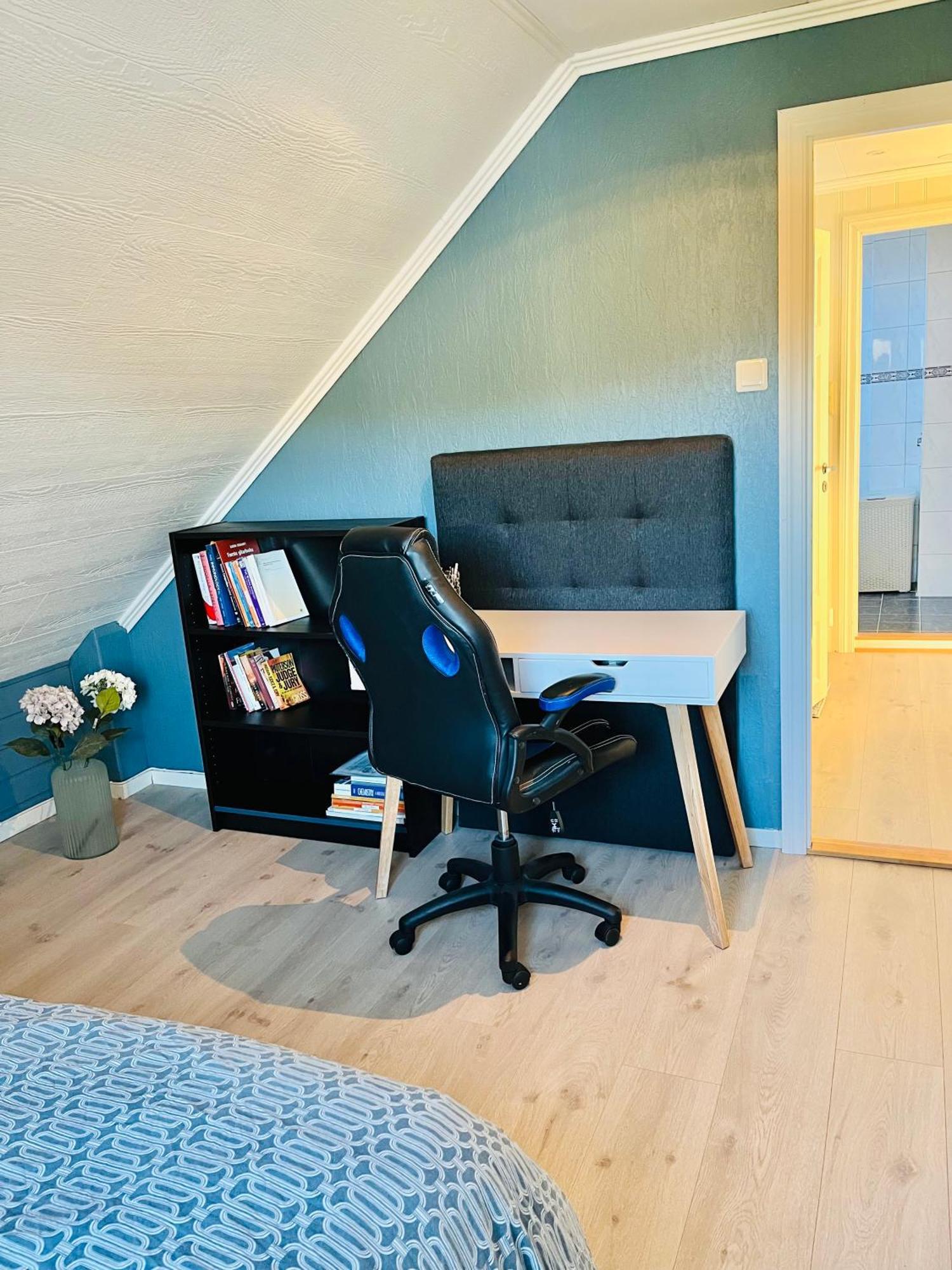 A Beautiful 3-Bedroom Apartment With Stunning Views And Free Parking Берген Экстерьер фото